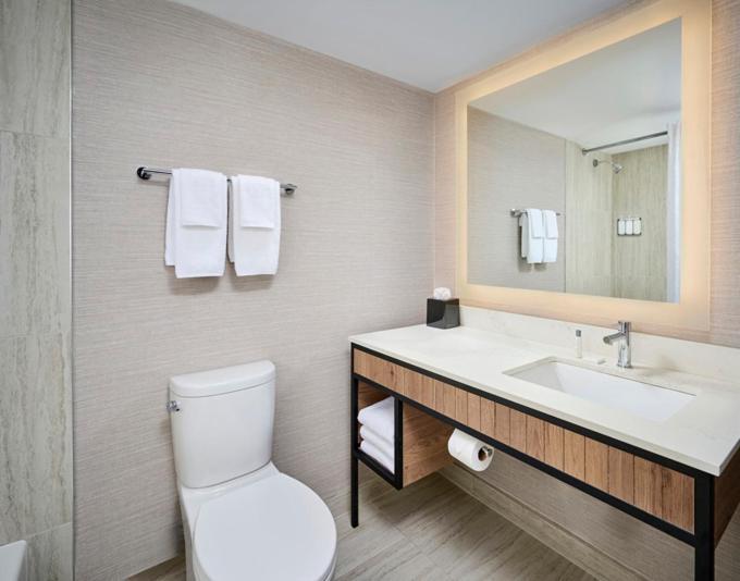 Valhalla Hotel & Conference Centre Тандер-Бей Экстерьер фото